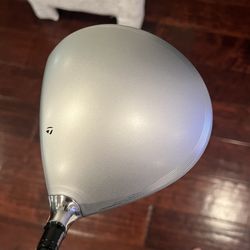 Taylormade Qi35 Platinum Designer Series 9* Driver w/ Headcover