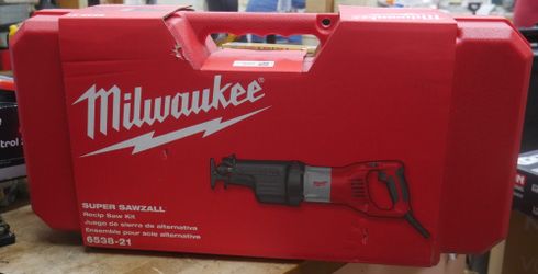 Milwaukee 6538-21 120V AC 15 Amp Super SAWZALL Reciprocating Saw with Case. F(contact info removed)5.