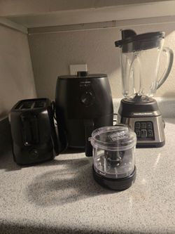 Black small kitchen appliances