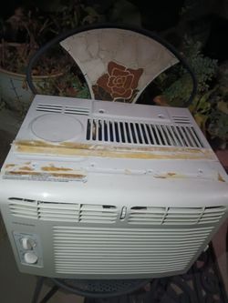 Frigidaire 5000 BTU AC