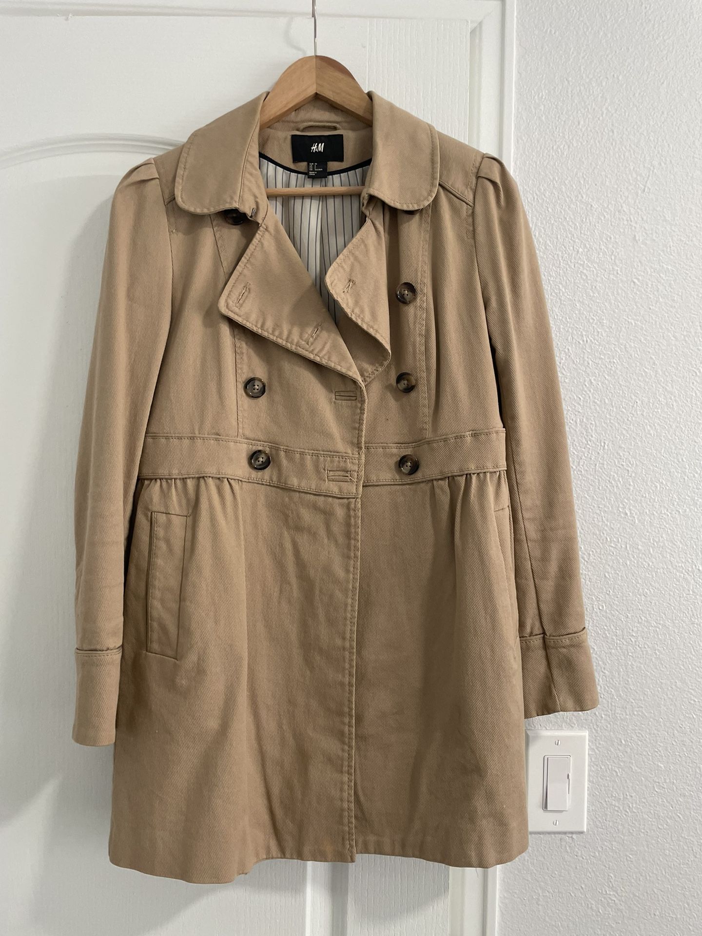 Beige H&M Jacket For Spring Weather Size 6