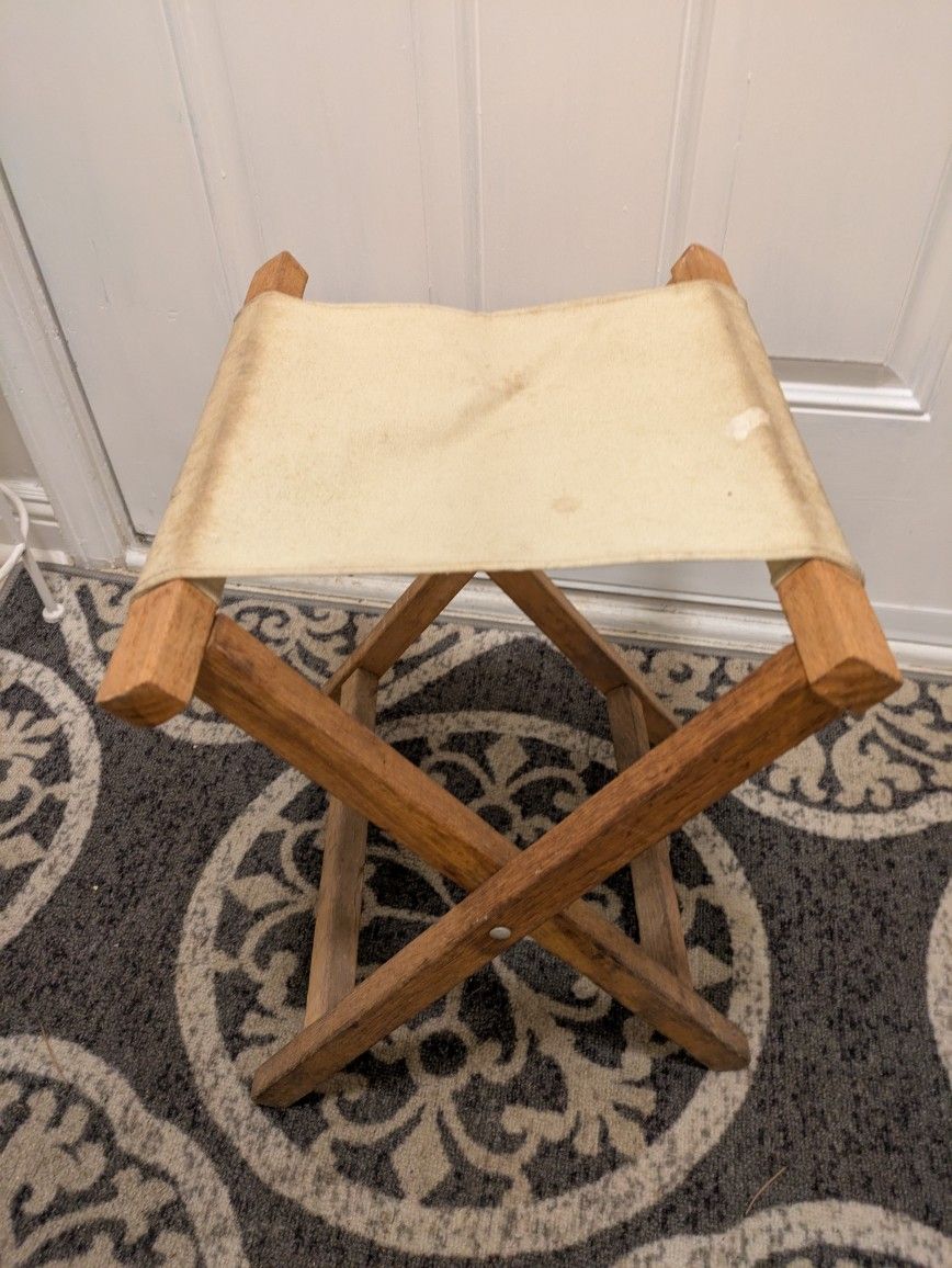 Sturdy Folding Camping Seat