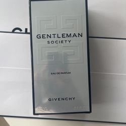 Gentleman Givenchy