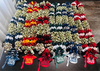 Graduation money leis! Collares de graduación de dinero! I also have NEW 2 bills!!