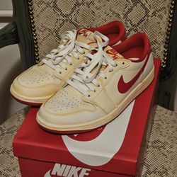 Air Jordan 1 "Aging Varsity Red"