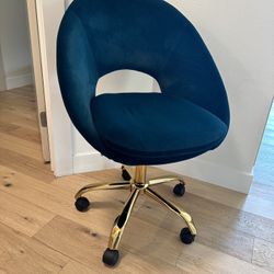 Kelly clarkson 2024 office chair