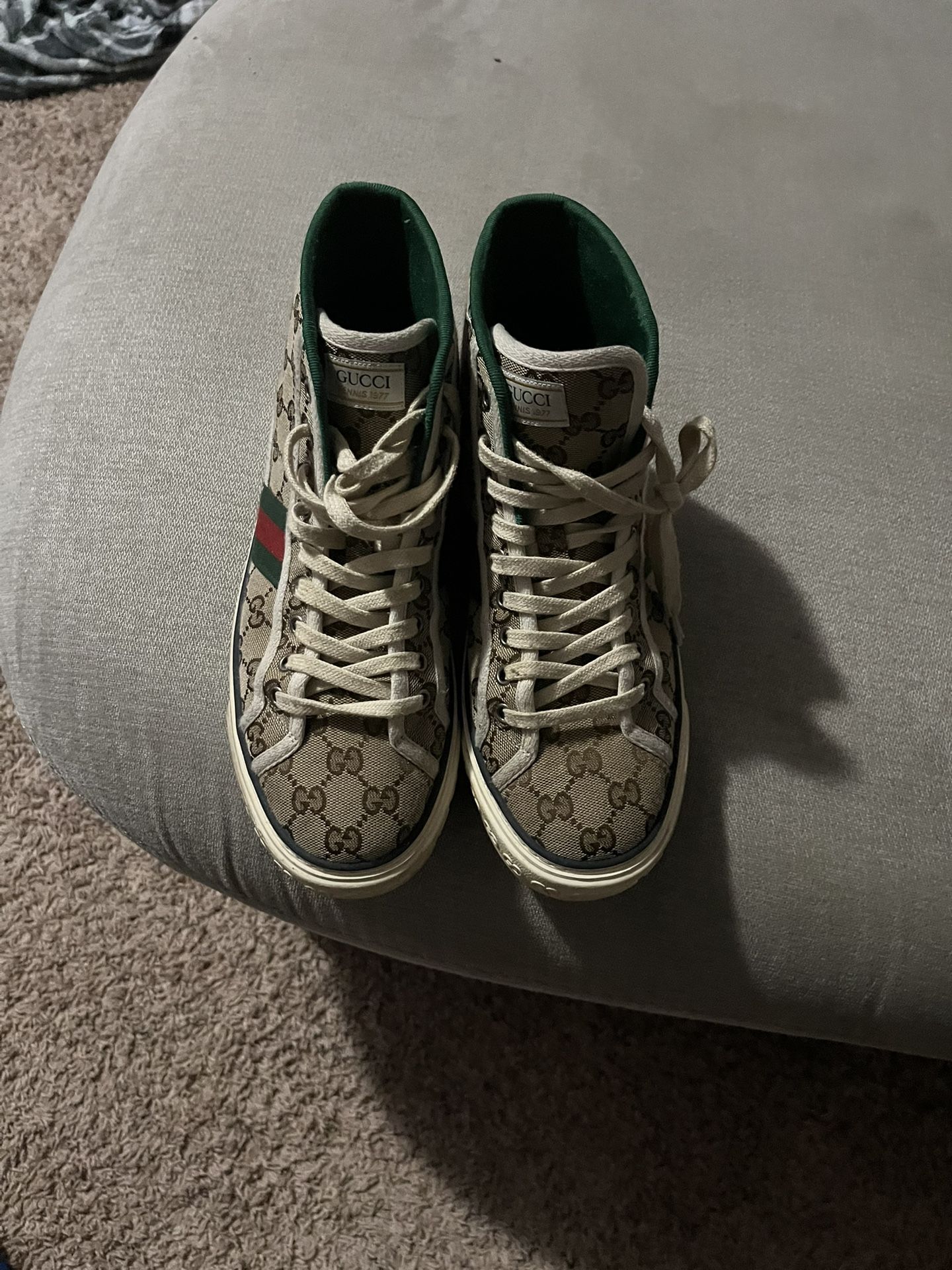 REAL GUCCI SHOES (PRICE NEGOTIABLE)