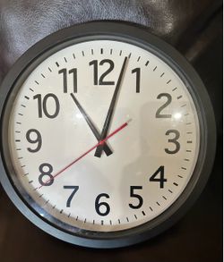 Round Wall Clock Gray Frame