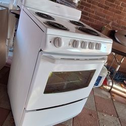 24" Nice Médium Size Electric Stove 