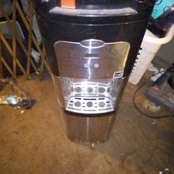 Viva water dispenser