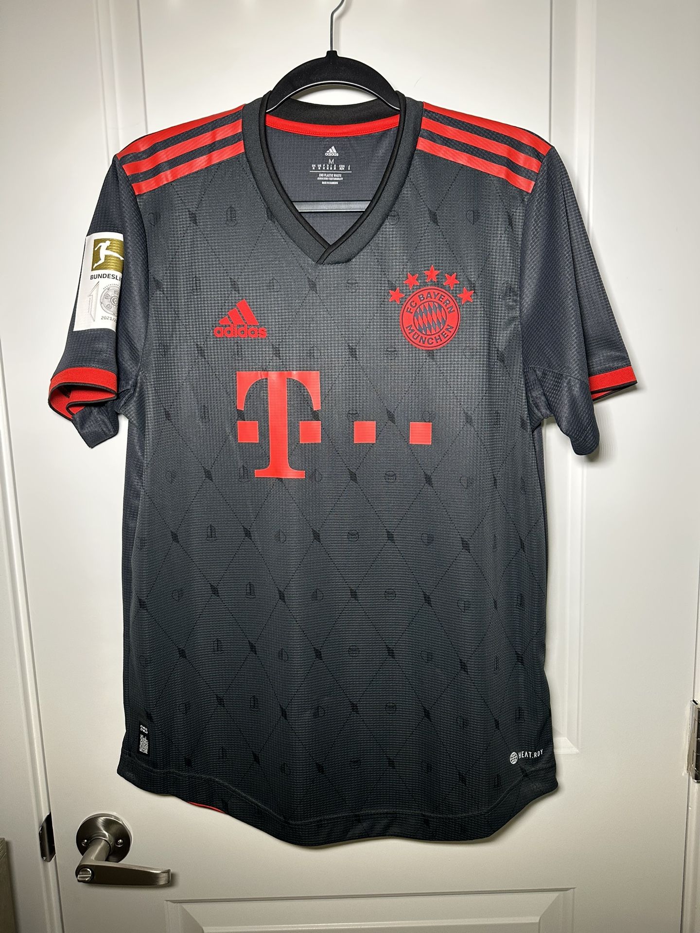 Bayern Munich Adidas Jersey – Authentic – Size M – Like New