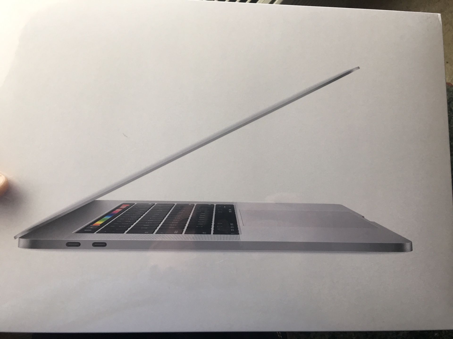 MacBook Pro 15 inch model num A1990