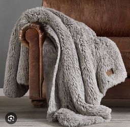 Arctic Luxe Throw (blanket)