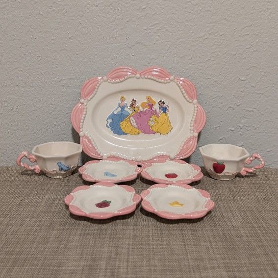 Vtg Disney Princess Tea Set