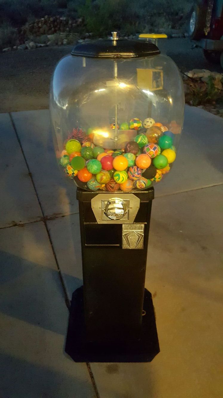Bounce a roo gumball machine