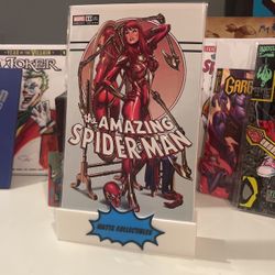 Amazing Spider-Man #10 - NYCC Exclusive Variant