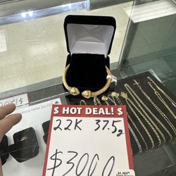 22K 37.5g Bangle Hot Deal