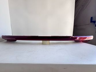 2021-2025 AUDI REAR CENTER TAIL LIGHT 4KE.945.095.G OEM (570)