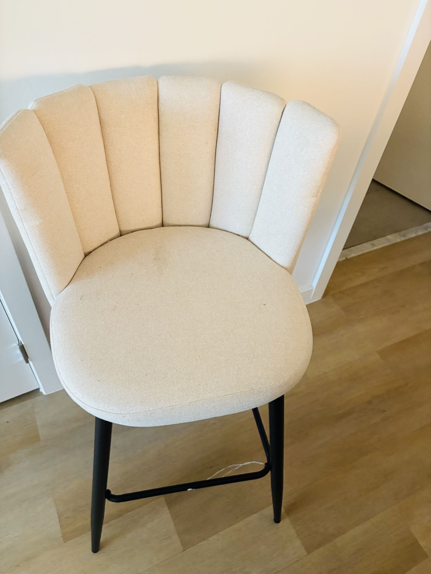 Two Modern Off-White Bar Stool Chairs πͺ