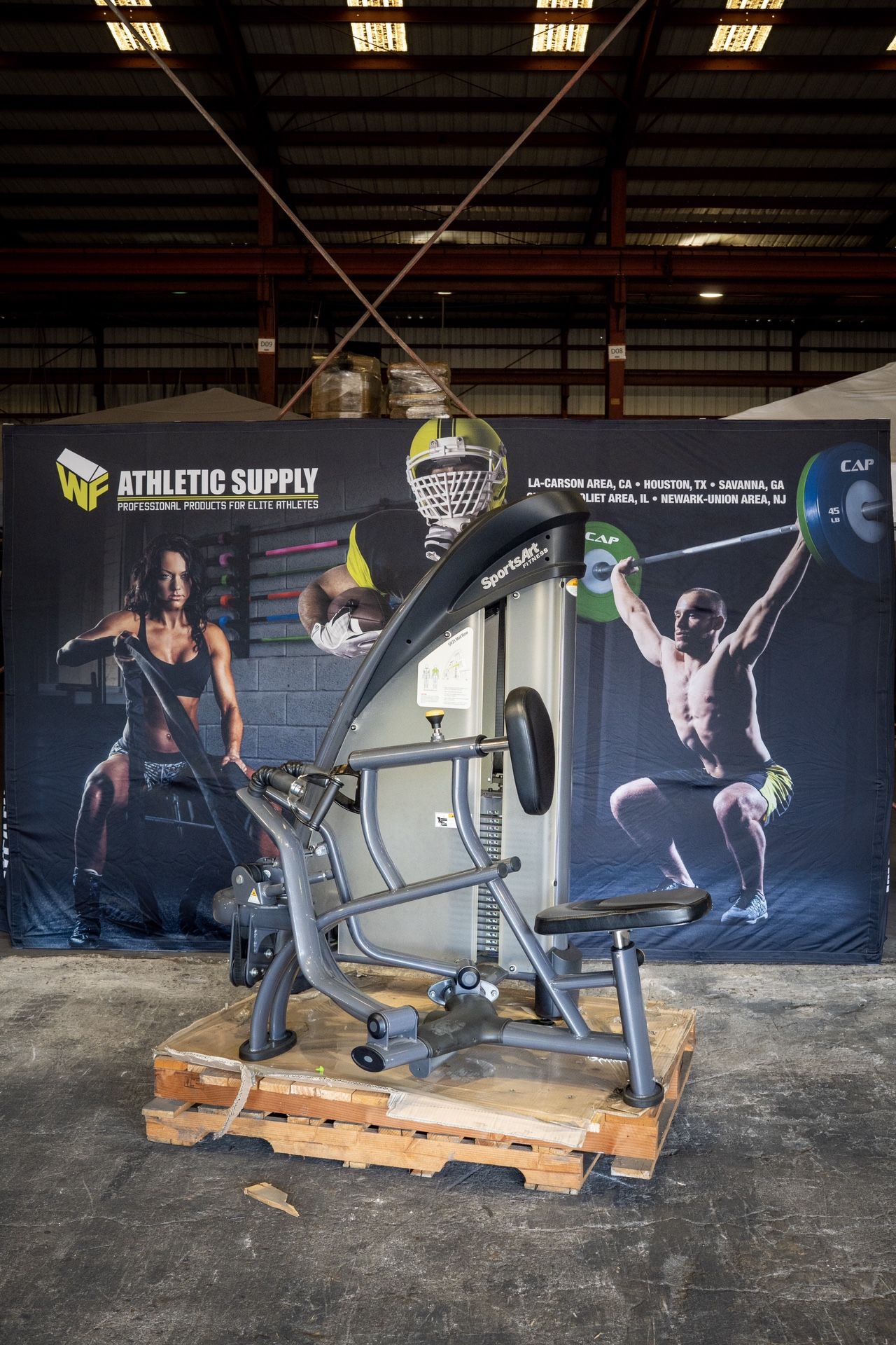 Mid-Row Machine. SporsArt Commercial Machine