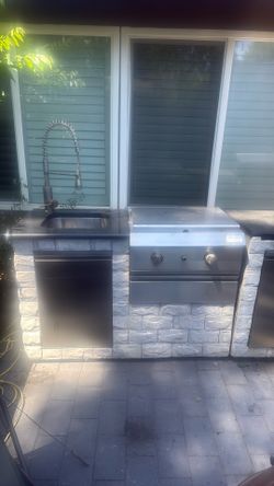 Grand Chef outside kitchen