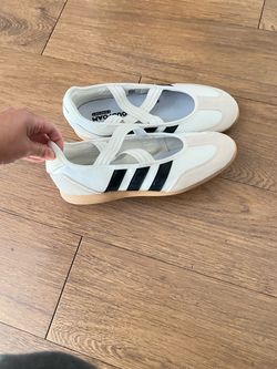 Women Adidas shoes