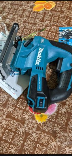 Makita
18V LXT Lithium-Ion Brushless Cordless Jig Saw (Tool Only)