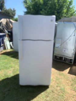 Kenmore Refrigerator-White