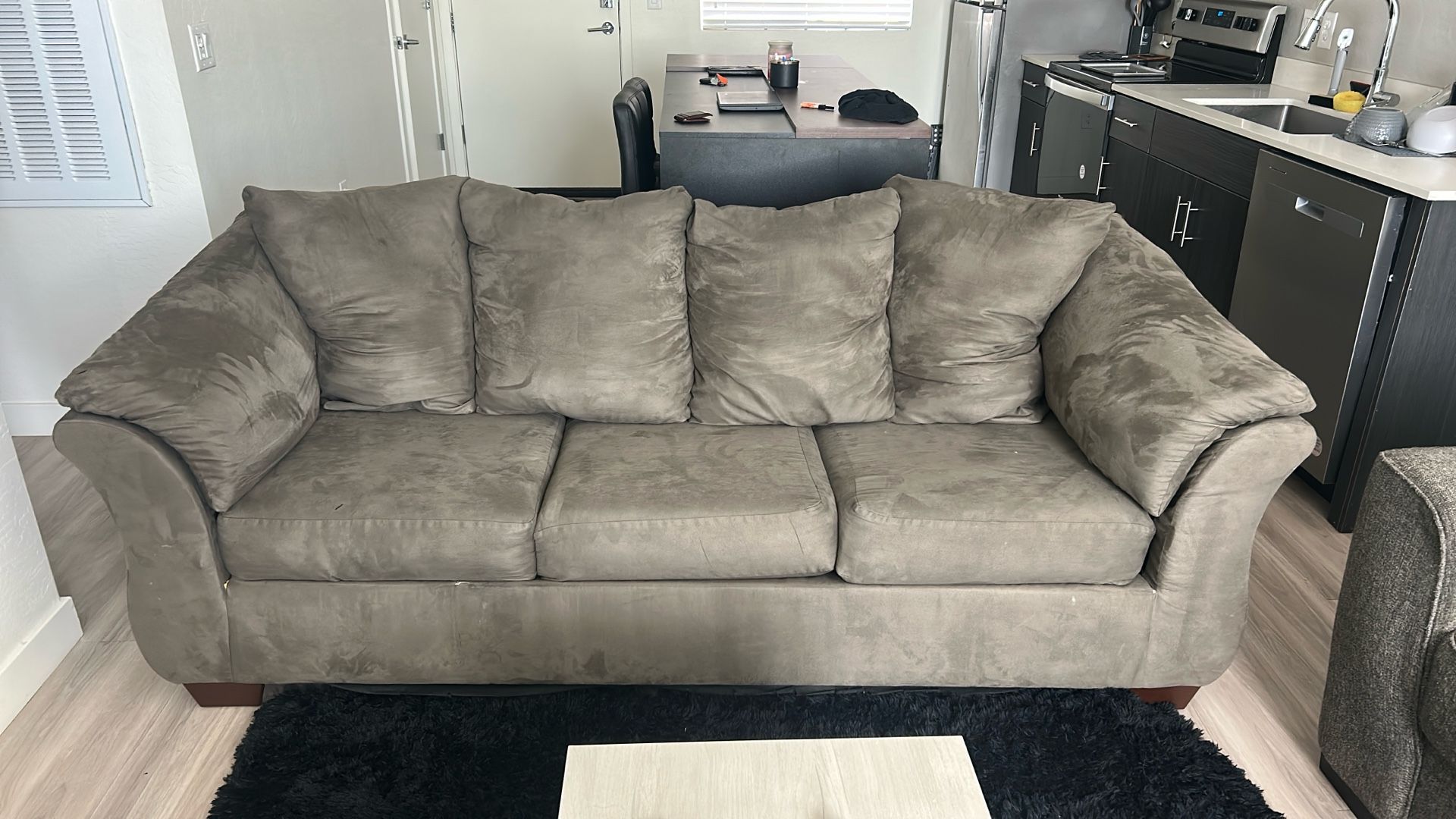 3 seat couch 