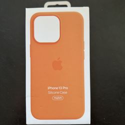 iPhone 13 pro orange silicone case