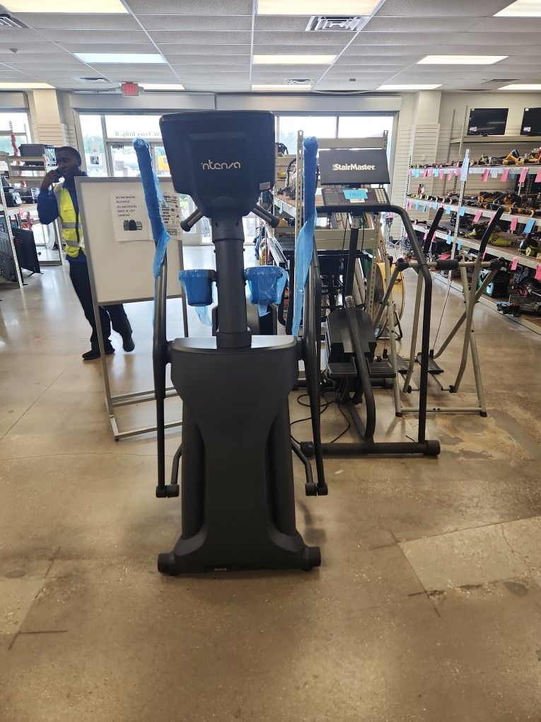 Intenza Elliptical Trainer Fcp2272