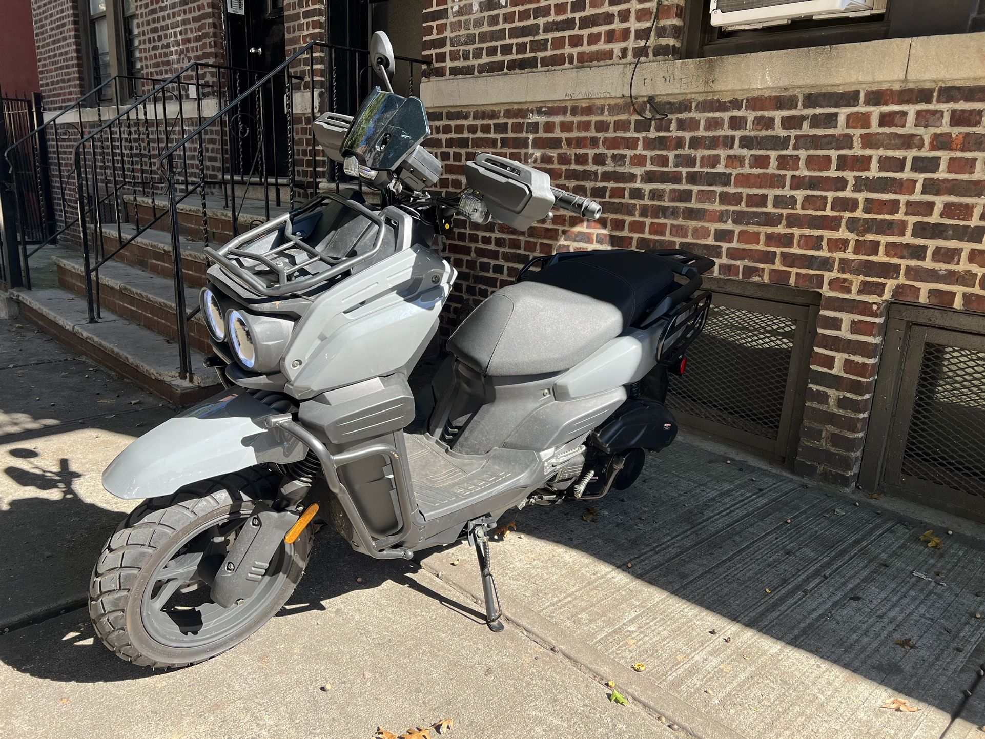 Tank 150cc Moped