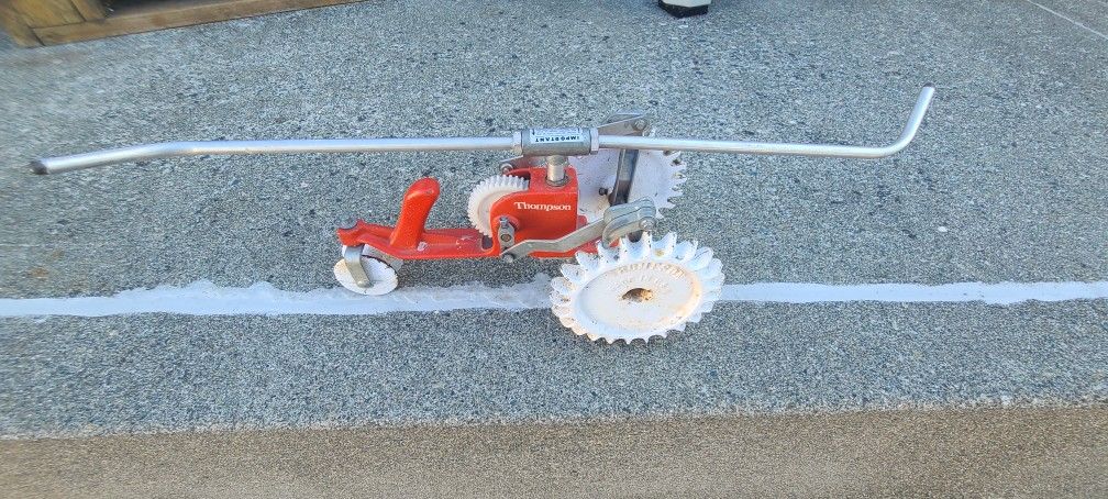Thompson Traveling (Walking)Tractor Sprinkler