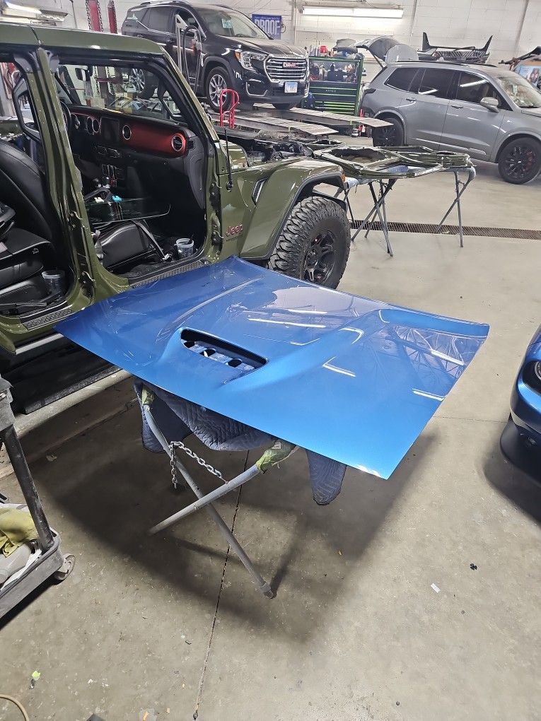 Dodge Challenger Hood