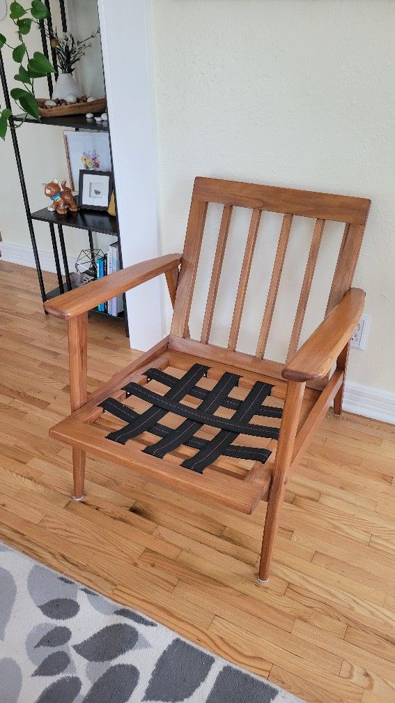 Mid-century Modern Lounge Chair