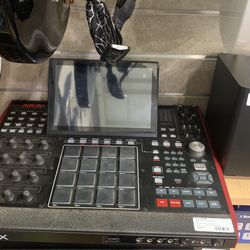 AKAI MPCX Sampler