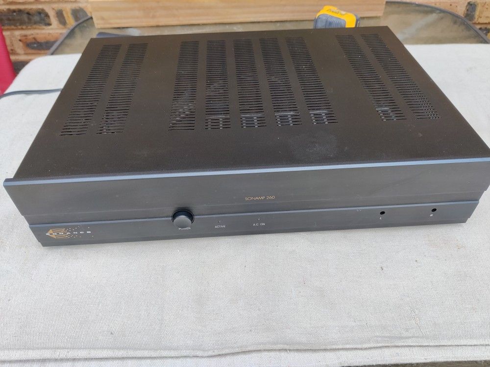 SONAMP 260 stereo amplifier