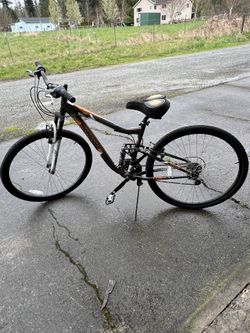 Women’s Mongoose Mountain Bike