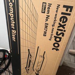 Computer riser motorized