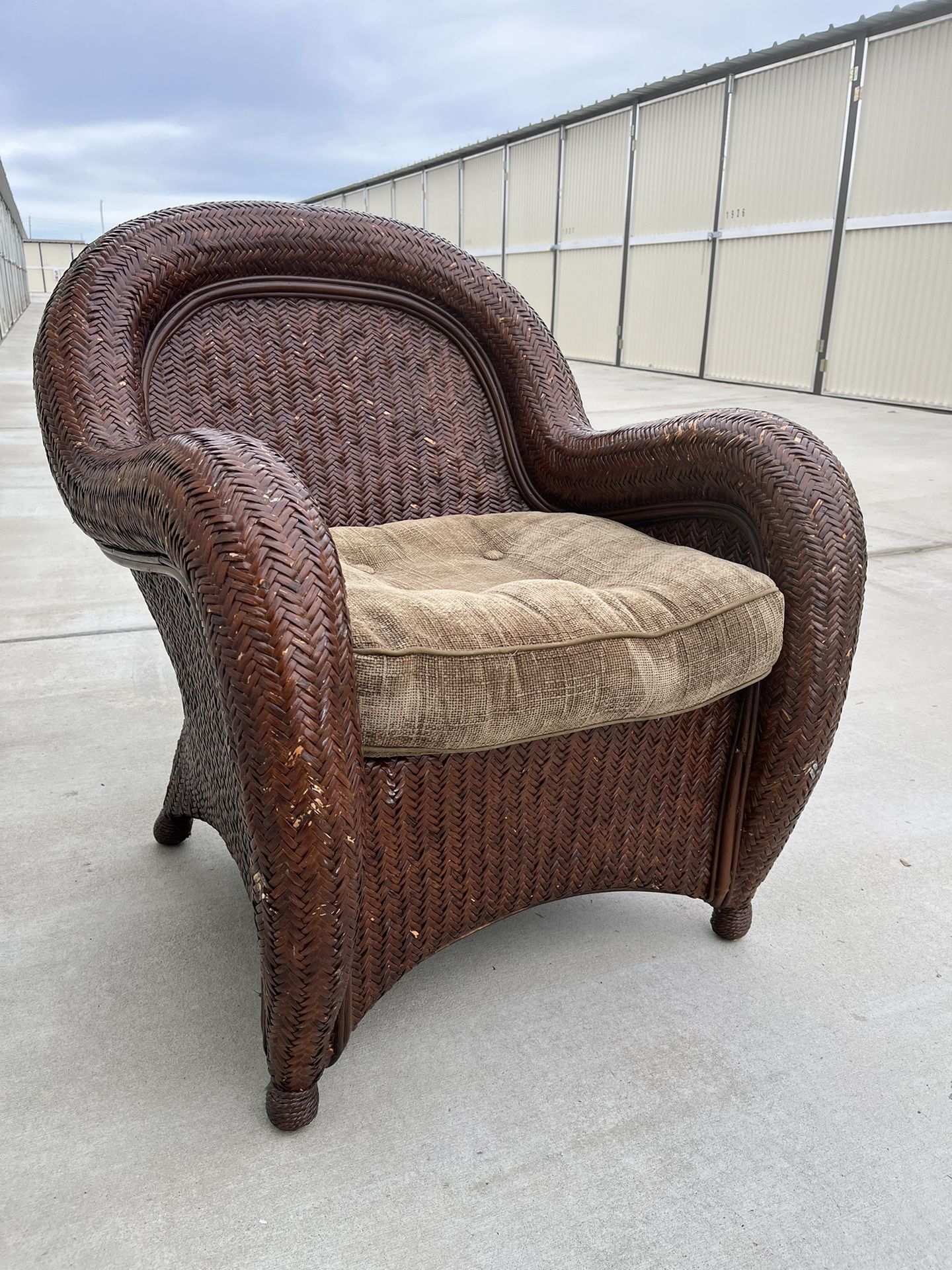 Large Wicker Chair With Cushion