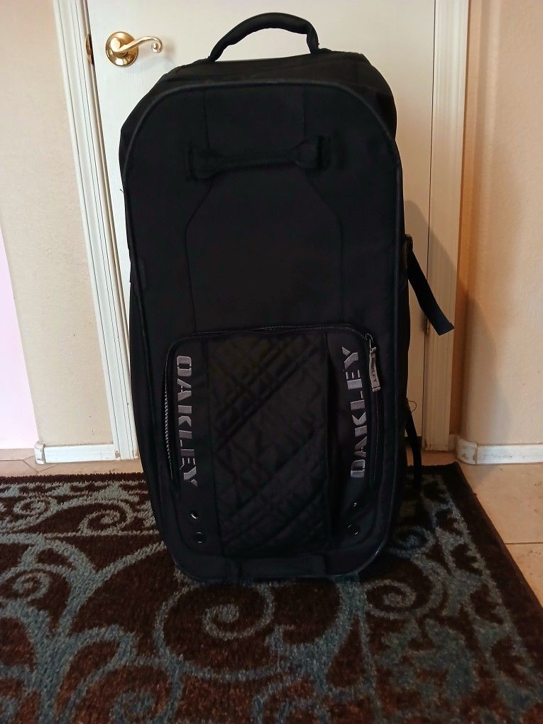 Oakley Rolling Bag