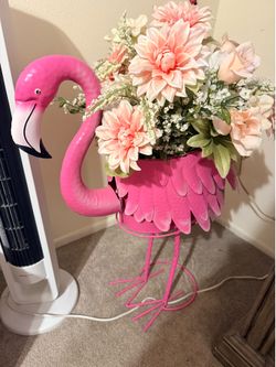 Flamingo flower pot