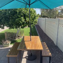 Picnic table & Umbrella