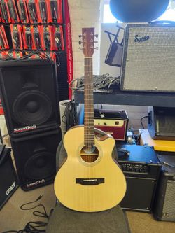 Amahi Acoustic Guitar