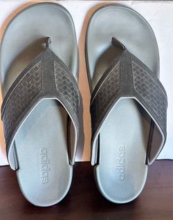 Adidas Men’s black woven sandal/flip flop Size 9 new without tags
