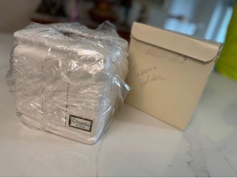 Glass tissue holder