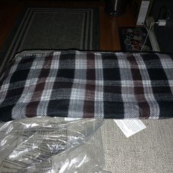 Joan Rivers Classic Collection Tartan Plaid Blanket Scarf Soft Fringe New 
