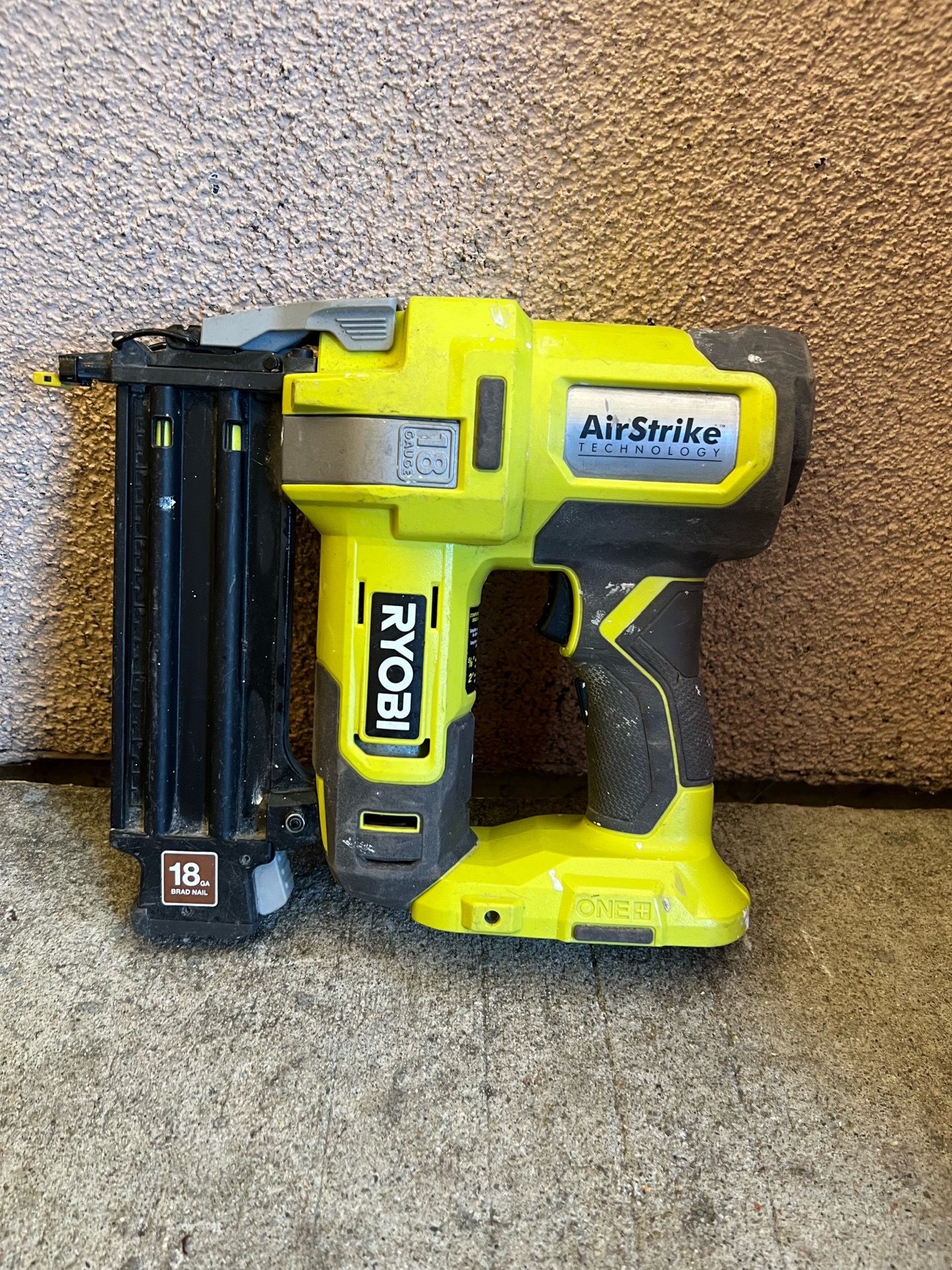 RYOBI ONE+ 18V 18-Gauge Cordless AirStrike Brad Nailer (Tool Only)
