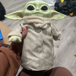 Official Star Wars Grogu animatronic plush from The Mandalorian. Licensed by Lucasfilm. Moves and makes sounds (battery operated). Great condition. Pe