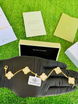 Van Cleef & Arpels Bracelet Pearl Gold